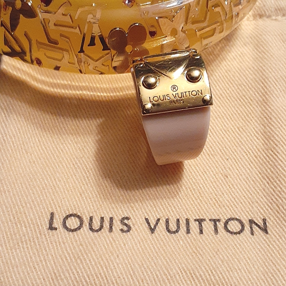 LOUIS VUITTON Vintage LOCK RING Rare Euc